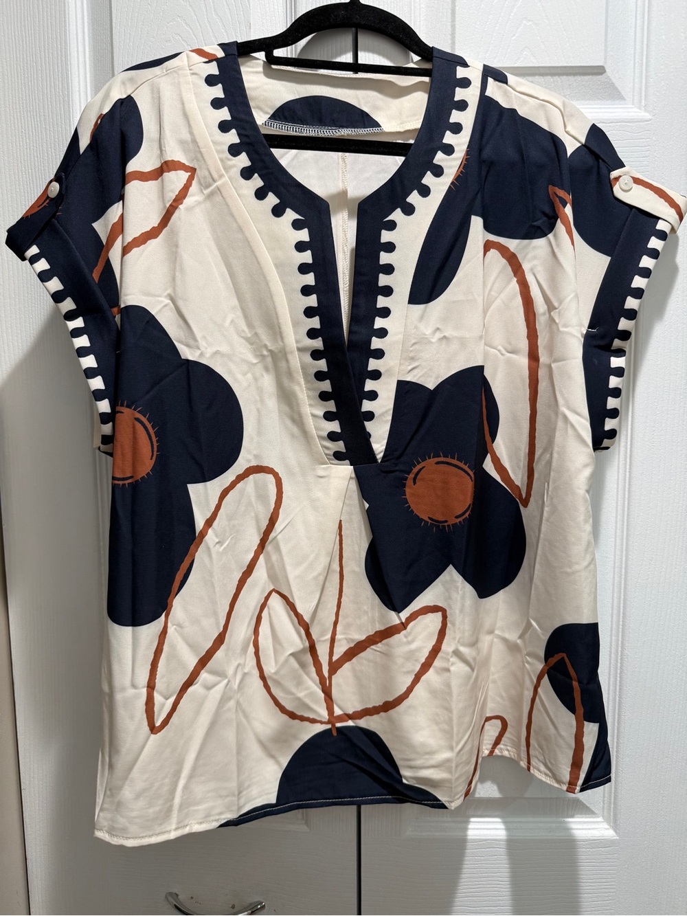 Women’s Navy & Cream Floral V-Neck Top